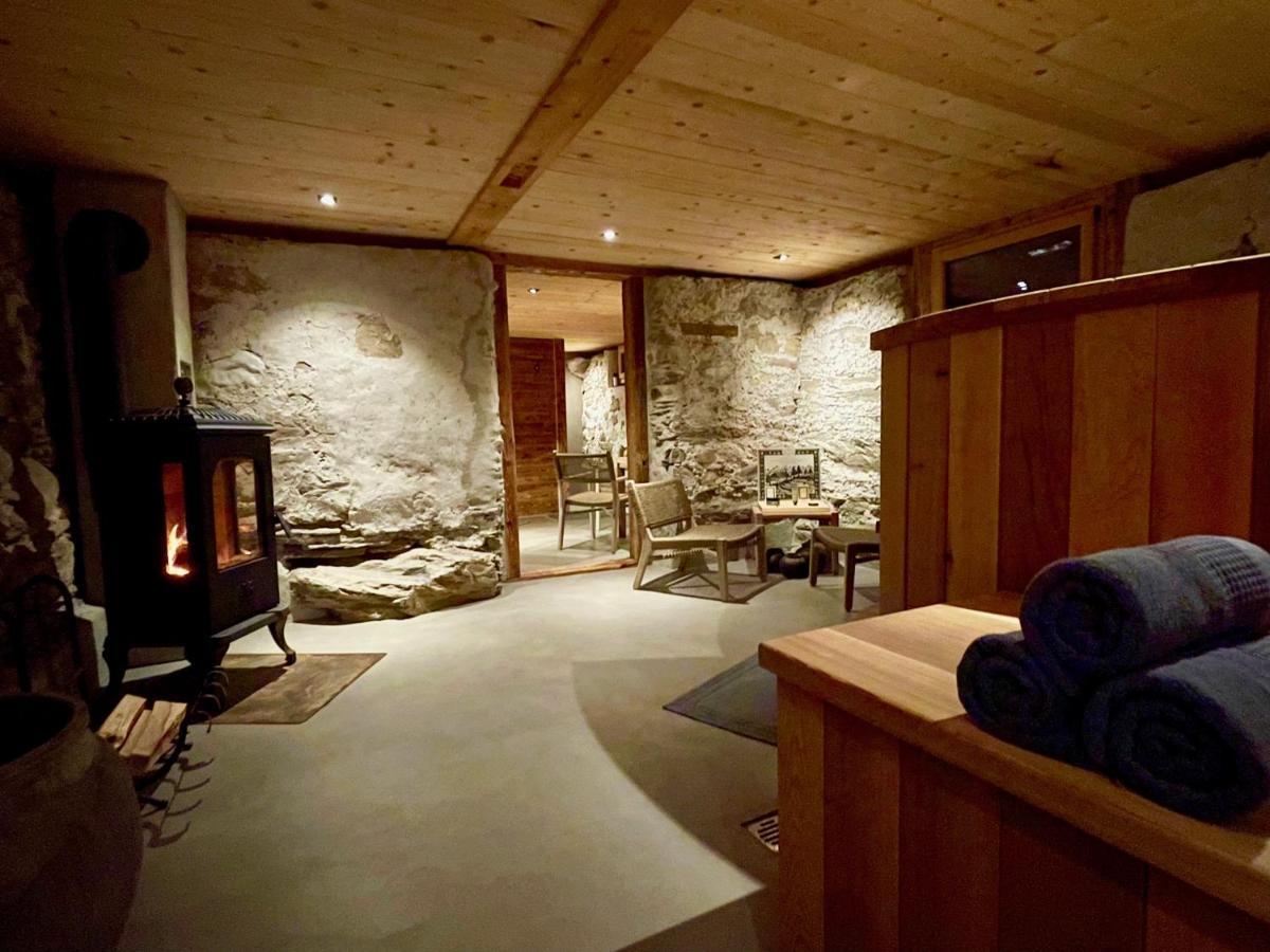 Alpen Charme - Chalet D'Hotes Et Spa Bed & Breakfast Gsteig Exterior foto