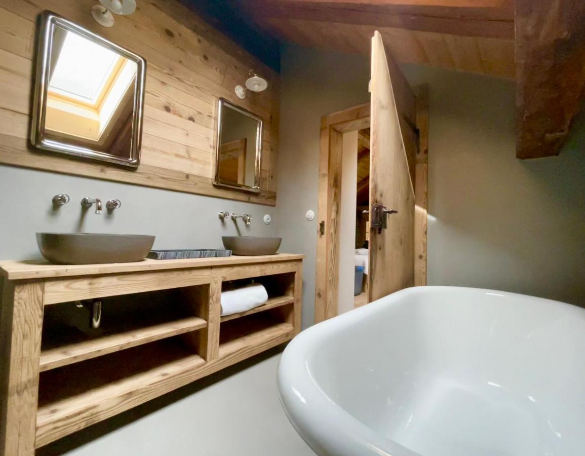 Alpen Charme - Chalet D'Hotes Et Spa Bed & Breakfast Gsteig Exterior foto