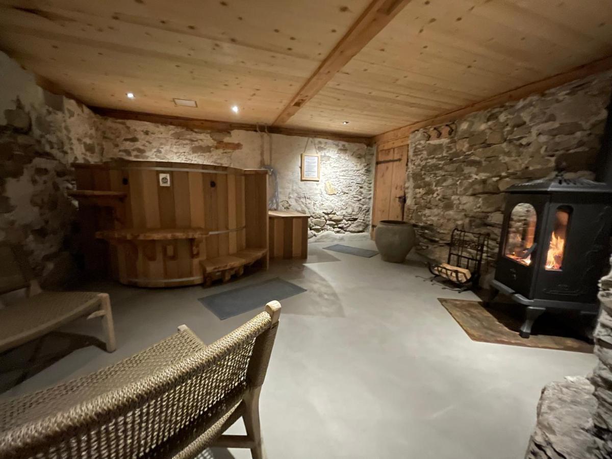 Alpen Charme - Chalet D'Hotes Et Spa Bed & Breakfast Gsteig Exterior foto